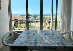 STUDIO 4 PERS AVEC PKG BORD DE PLAGE VUE MER