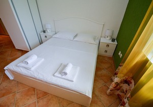 Studio Apartment With Garden View