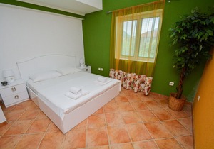 Studio Apartment With Garden View