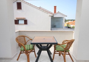 Studio flat with terrace and sea view Njivice, Krk (AS-5458-a)