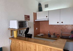 Studio for 4 with pool and parking 1200m from the beach