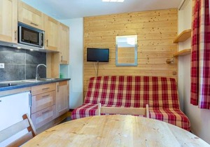 Studio rénové avec balcon à Méribel, idéal pour vacances ski - FR-1-355-76