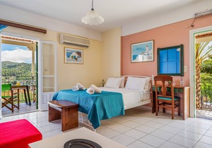 Studio 'Veronis 1' with Sea View, Shared Pool & Wi-Fi