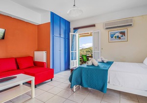 Studio 'Veronis 1' with Sea View, Shared Pool & Wi-Fi