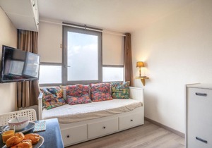 Studio Vostok Zodiaque-82 by Interhome