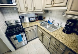 Studio - Walking distance to Sapphire Beach, has Generator