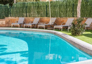 Stylish “Ferrera Luxe Apartamento 701” close to the Beach with Pool, Wi-Fi, A/C, Terrace & Garden; Parking Available