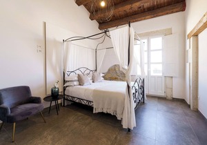 Suite 7 Deluxe