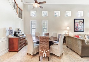 Summerwoods end-unit condo with an outdoor pool, central AC, & washer/dryer