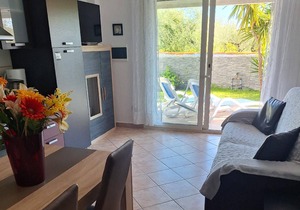 Sunny, pet-free holiday flat in Orosei