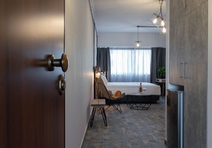 Superb Industrial Style Lodge 6A