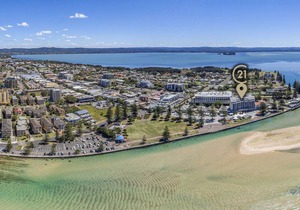 The Oaks Waterfront Resort, Unit 414