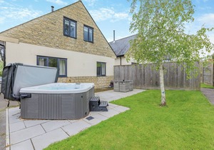 The ultimate spacious and modern two storey cottage.