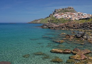 This apartment is located in a residential complex in front of the tourist port of Castelsardo, in S