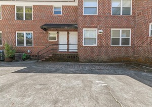 This apartment is a 2 bedroom(s), 1 bathrooms, located in Jacksonville, FL.