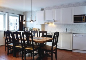 Three-Bedroom Apartment in Drangedal