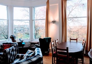 Traditional Apartment oer the Meadows - Sleeps 11