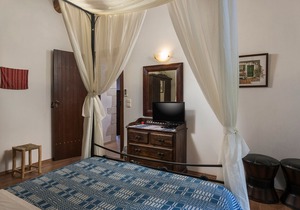 Traditional Stone, Pool Villa with Wonderful Garden!