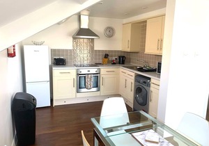 Unique 2 bedroom duplex apartment with roof terrace in the heart of Exeter