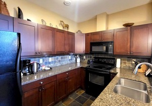Upper floor 2 bedroom condo, very close to ski-in/out trails
