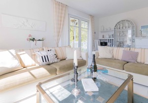 Upper floor apartment 2.2 in the Haus zum Strand in the Baltic seaside resort of Wustrow