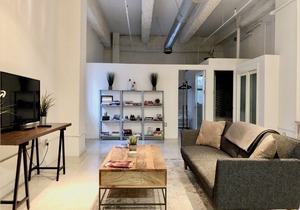 Upscale Corner Loft in Historic Core with Rooftop Pool and Loungue