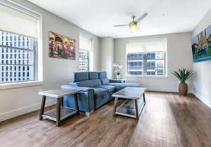 Spacious Modern 1BR Condo in California Building by Hosteeva