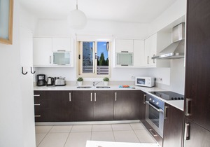 Villa Megan,modern 3bdr Villa,close To The Beach