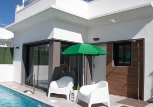 Villa with private heated pool, free wifi, solarium & baby mat