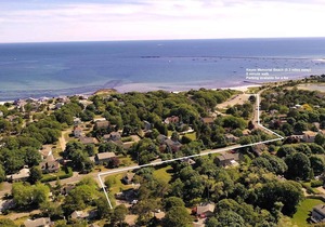 Walk To Beaches, Main Street, and Harbor. 1BR Cottage. Quiet Area. Captain Gosnold Village 5B