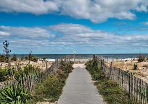 Walk to Dewey Beach: Bright Condo w/Balcony!