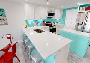 Waterfront condo w. resort amenities + unbeatable views!