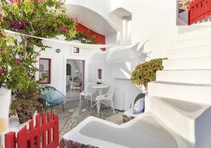 White Cave by Caldera Houses
