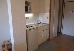 Wifi, 50m from resort center, 5th floor, balcony, parking, tv, ski locker, 26m², Brides Les Bains