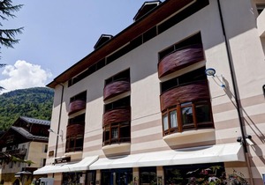 Wifi, 50m from resort center, 3rd floor, balcony, parking, tv, ski locker, 30m², Brides Les Bains
