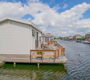 Chalet The Water Jetty 