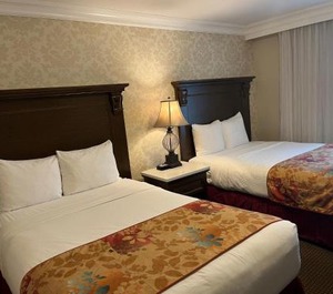 Arbutus Inn 