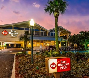 Yacht Harbor Inn 