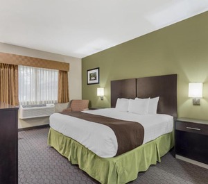 Western Sky Valley Inn 