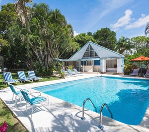 Stylish Villa Acre Of Gardens Beach 