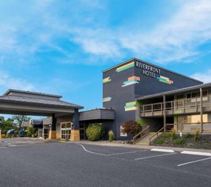 Riverfront Hotel Surestay 