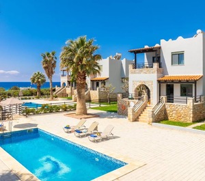 Spiros Beach Villa 