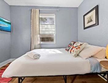 East Austin Pool Home Perfect for ACL, F1 & Football Events, Fenced Yard 3