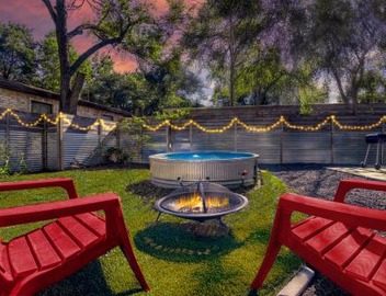 East Austin Pool Home Perfect for ACL, F1 & Football Events, Fenced Yard 4