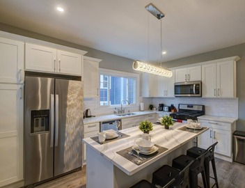 Spacious 2bd 1ba Free Parking 3D Tour 4