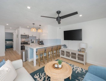 Unit #4 Waterfront + Heated Pool and Spa Access 4