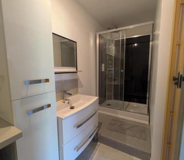 Offlanges Apartment | À 2 pas de la forêt de la Serre