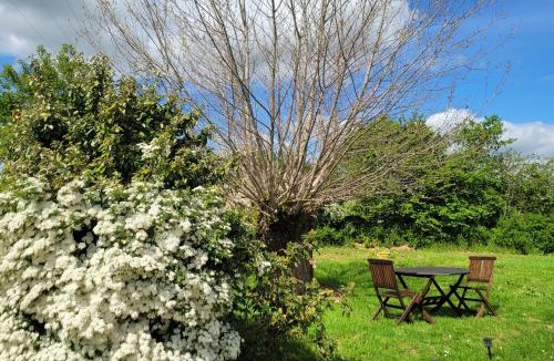 Yevres House | À la campagne, studio 25M2-pour 2p, CALME, wifi, jardin, parking