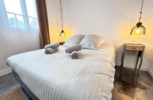 Domfront Apartment | Élégant*Epoxy*Design&Décor