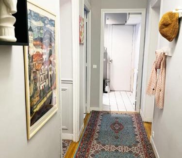 Champs-Elysees Apartment | Élysées Charm
